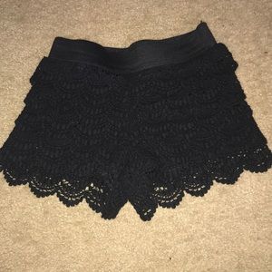Forever 21 crochet ruffle shorts